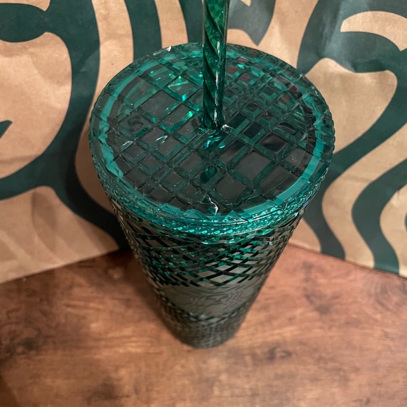 Starbucks Spring 2022 Soft Touch Green Studded 24 Oz Tumbler New Authentic - Picture 2 of 4